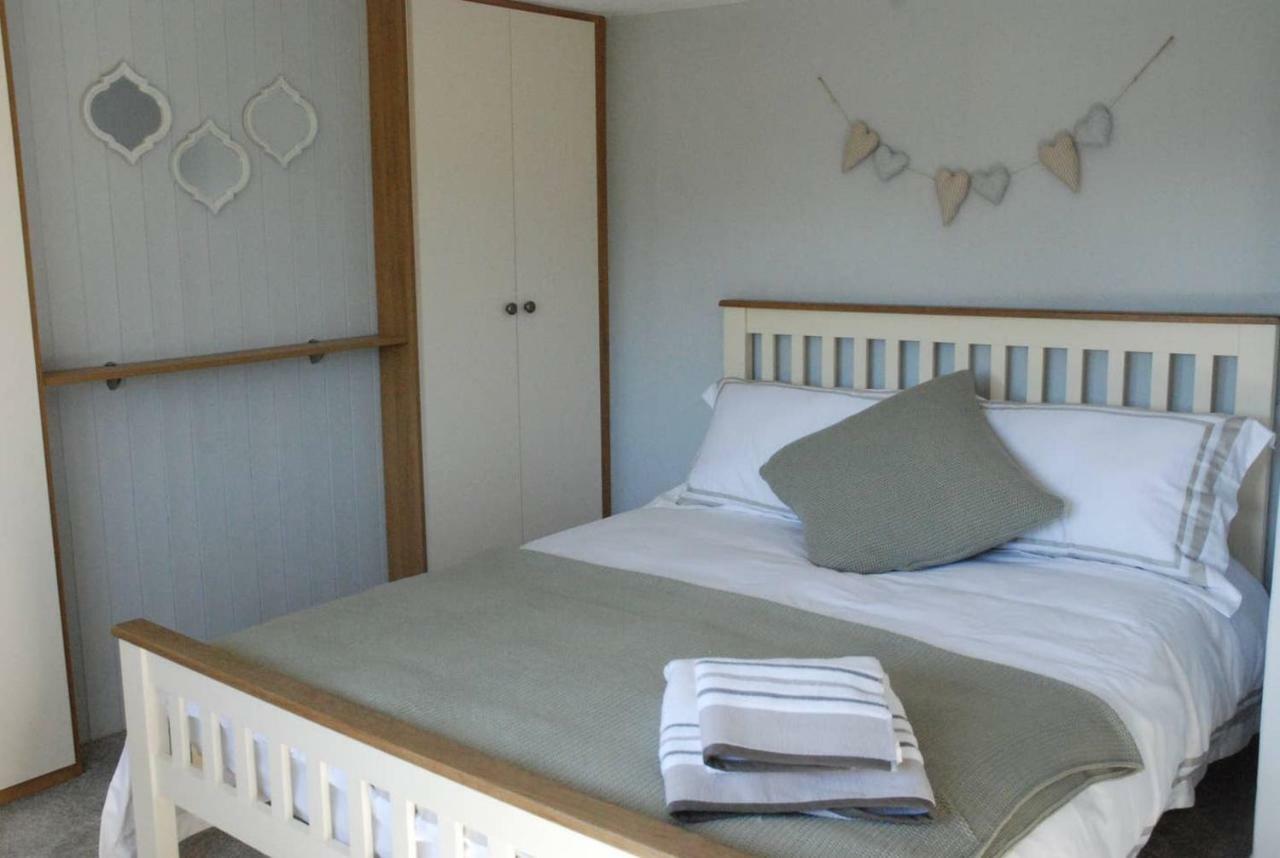 Hollyhock Cottage Ashford  Bagian luar foto